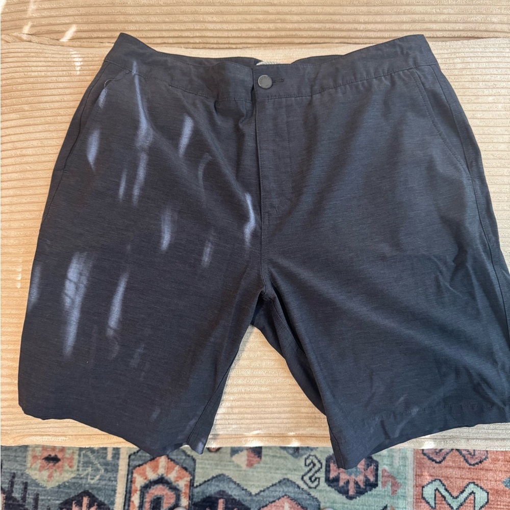 Men’s faherty brand W33 black shorts